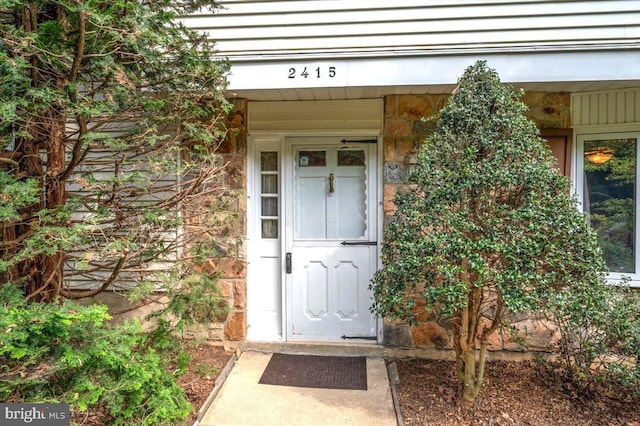 view of property entrance