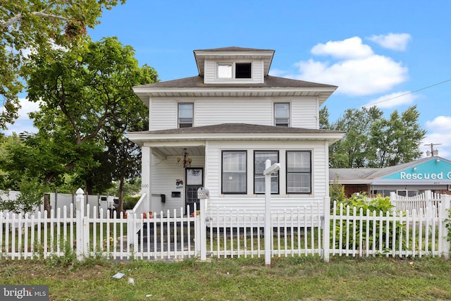 view of front of house featuring a front yard