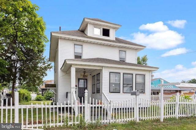 view of front of property with a front lawn