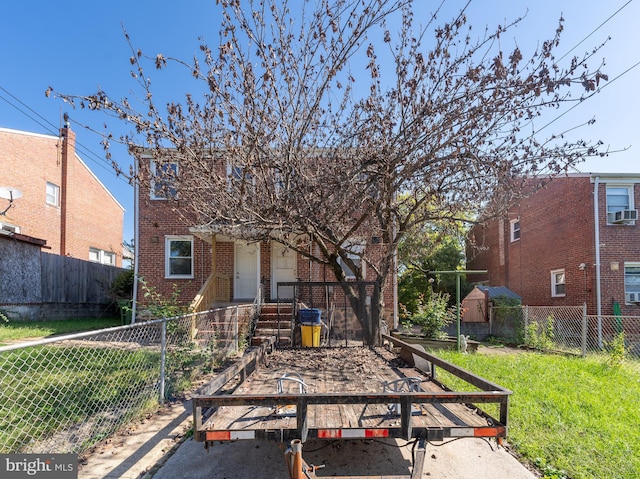 view of front of property with a front yard