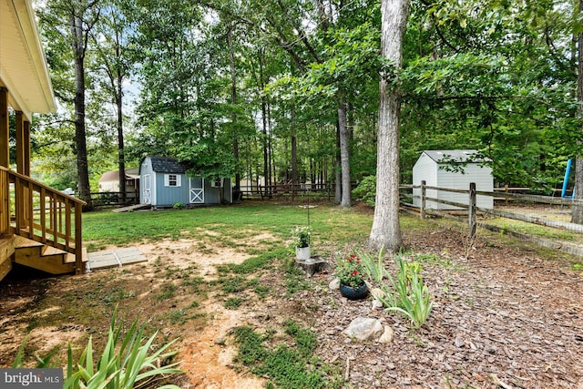 view of yard with a shed