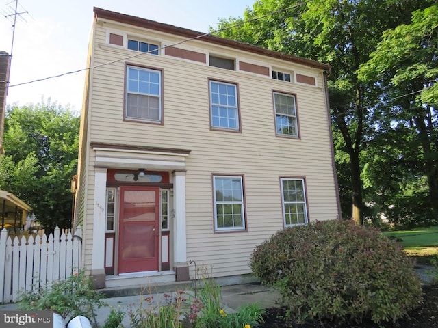 view of front of home