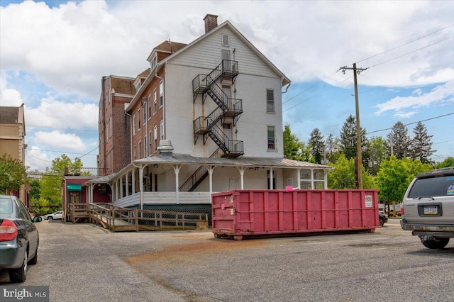 view of building exterior