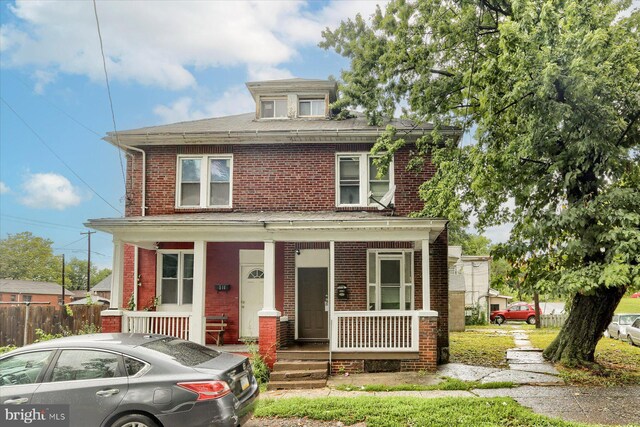 view of front of property with covered porch