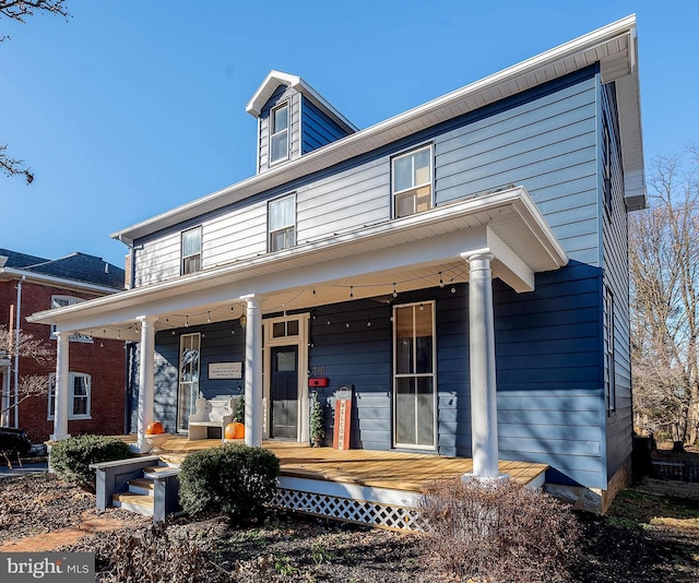 view of front facade featuring covered porch