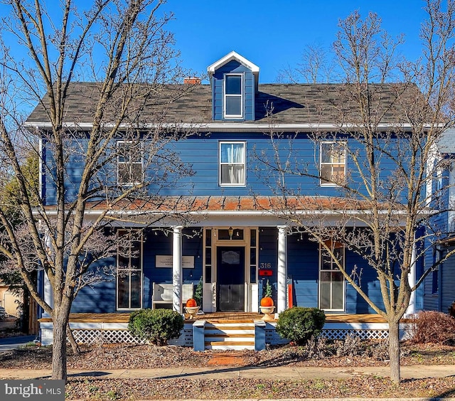 view of front of property featuring a porch