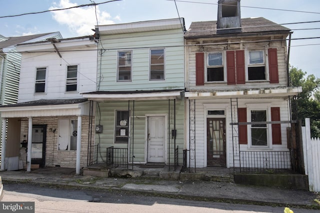 multi unit property with a porch