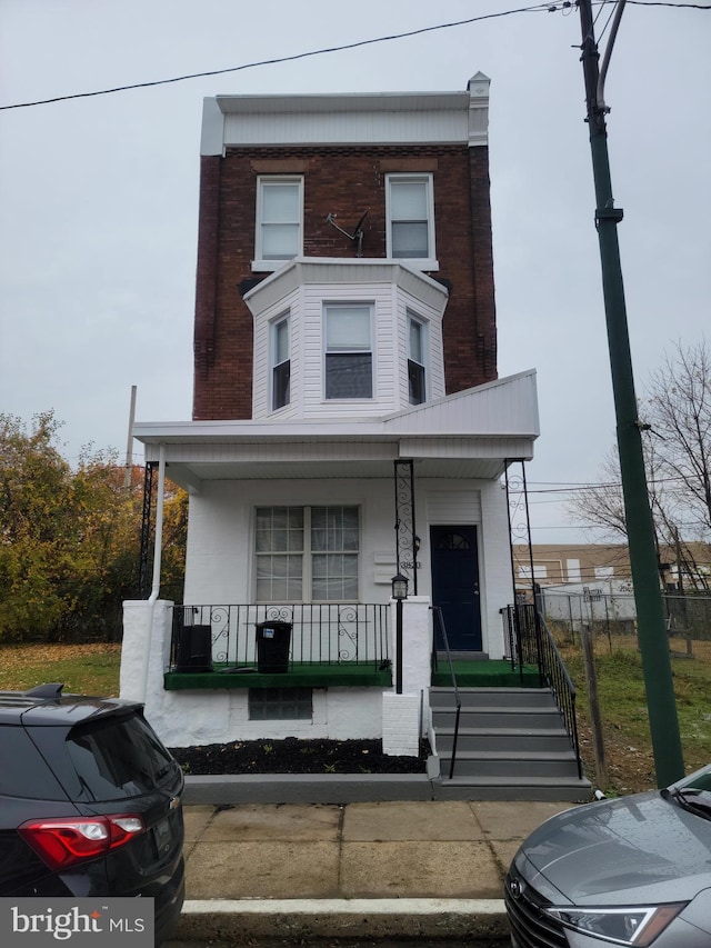 view of front of house featuring a porch