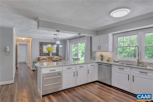 kitchen featuring dishwasher, crown molding, sink, dark hardwood / wood-style floors, and kitchen peninsula