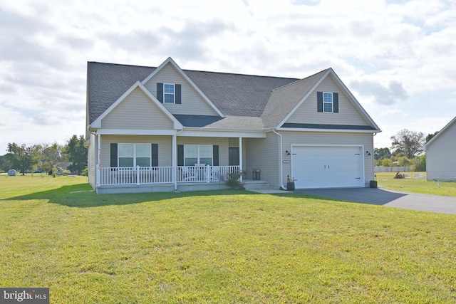 view of front facade featuring a porch and a front lawn