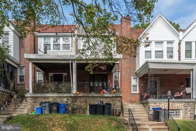 view of front facade featuring covered porch