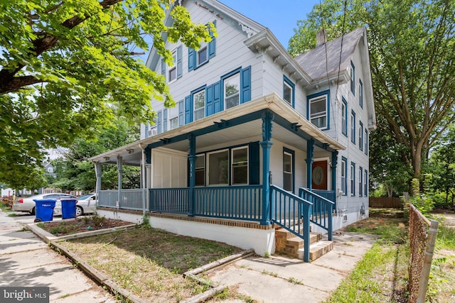 view of front of home featuring a porch