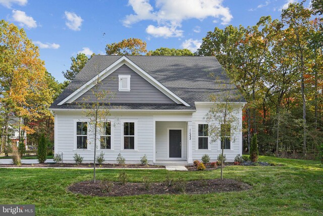 view of front of house featuring a front yard