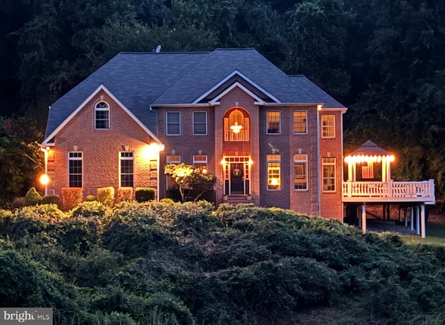 view of colonial inspired home