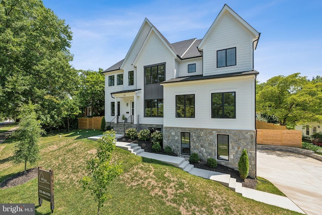 view of front of house with a front yard