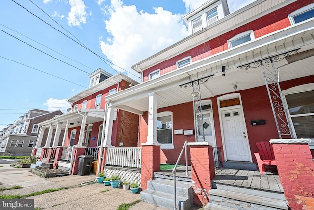 view of front facade with a porch