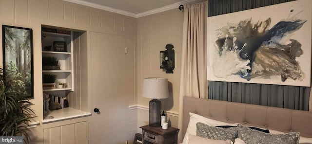 room details with ornamental molding