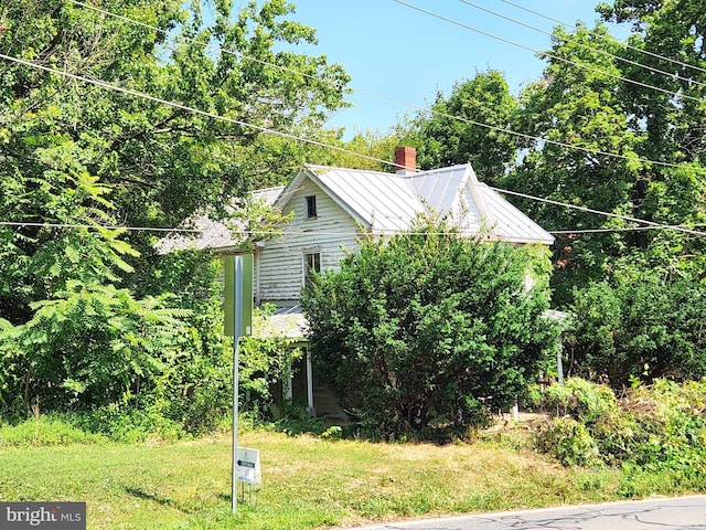 view of home's exterior