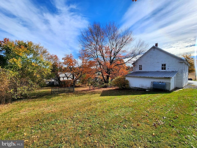 view of yard featuring fence
