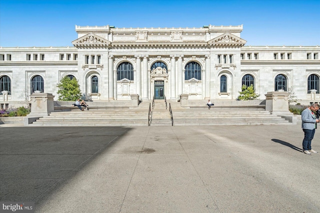 view of building exterior