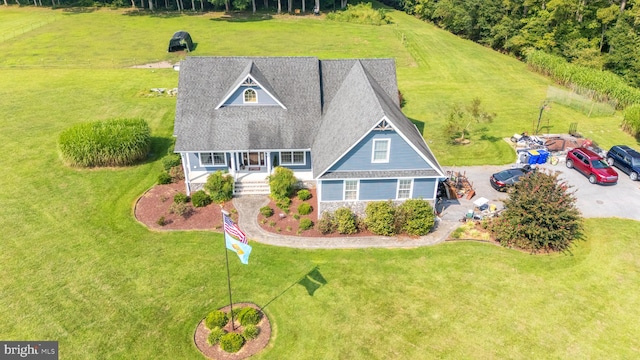 view of front of house featuring a front lawn