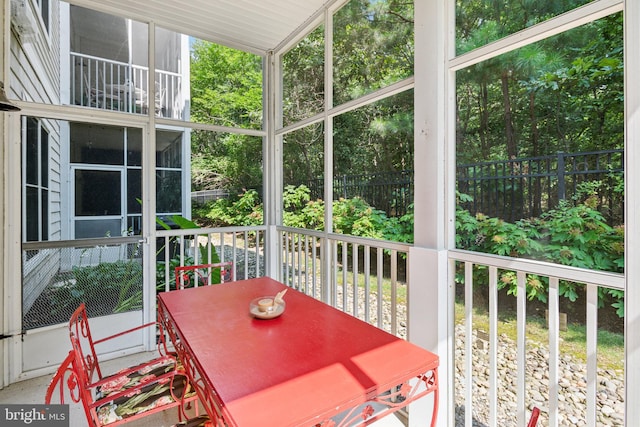 view of sunroom / solarium