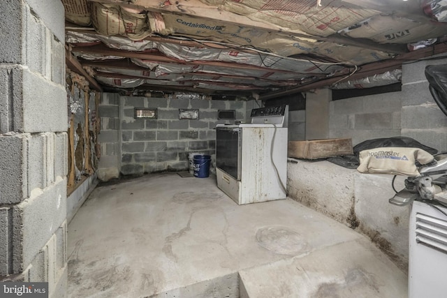 basement with washer / dryer