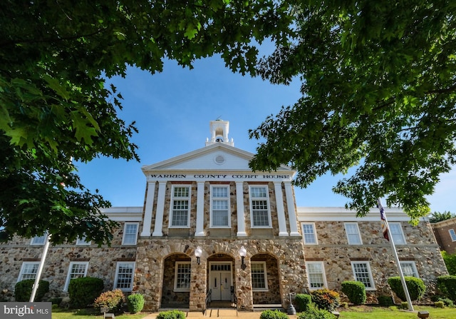 view of neoclassical / greek revival house