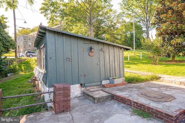 view of outbuilding with an outbuilding