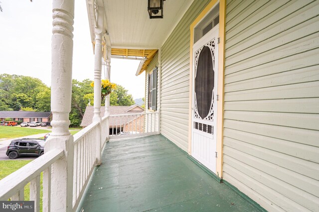 balcony with a porch