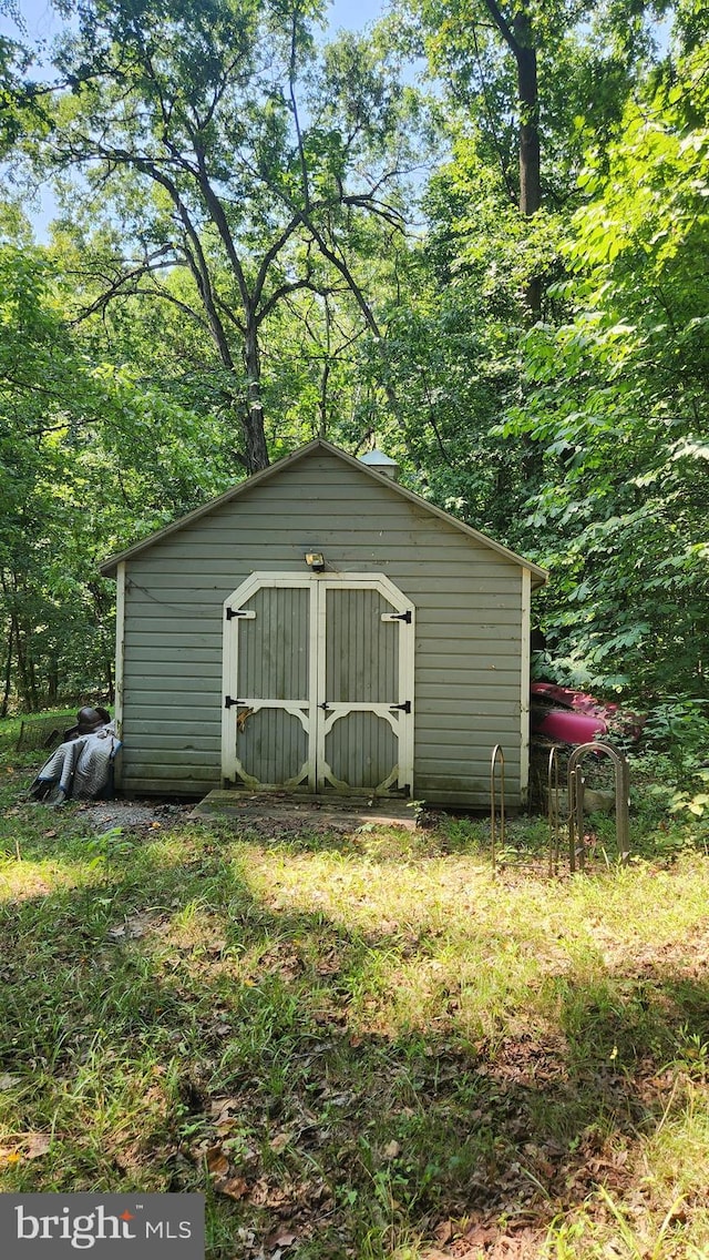 view of outdoor structure