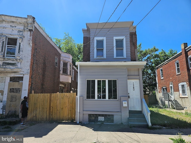 view of front of property