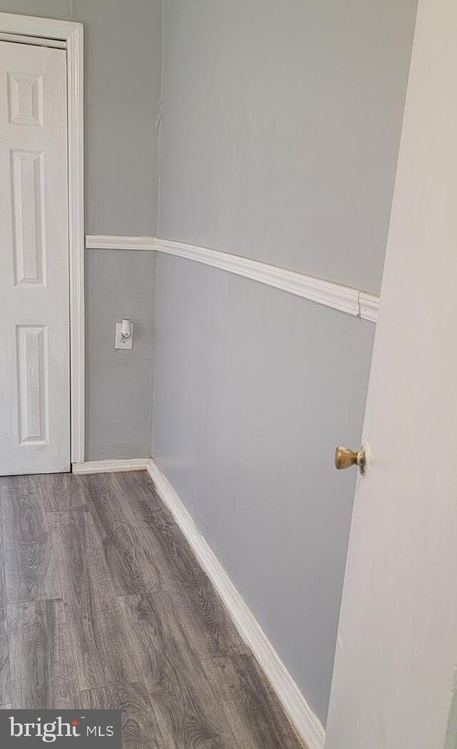 interior details with hardwood / wood-style floors