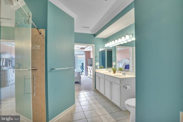 bedroom featuring a tray ceiling, light carpet, and ceiling fan