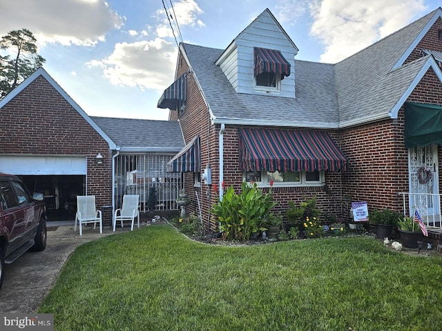 view of front of house with a front yard