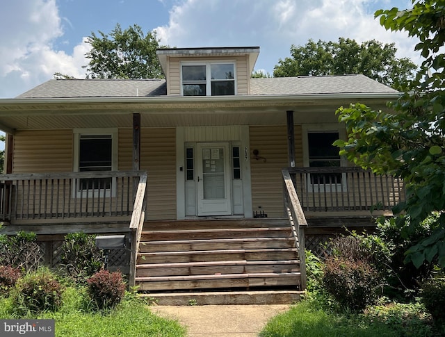 bungalow featuring a porch