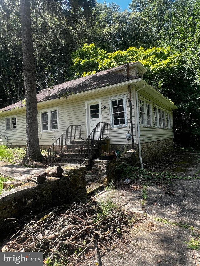 view of front of property