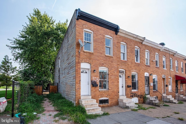 view of front of property