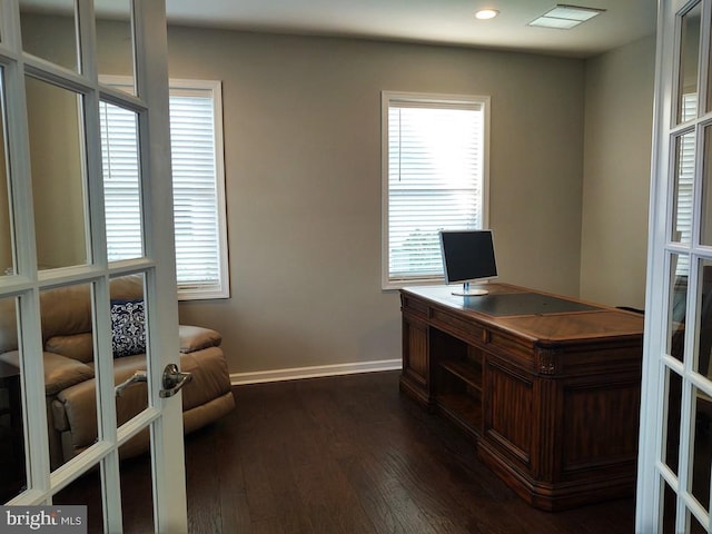 office featuring dark wood finished floors, recessed lighting, and baseboards