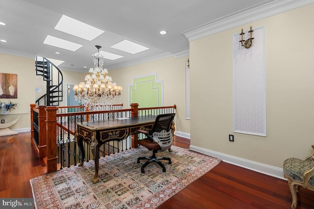 dining area with dark wood-style flooring, a notable chandelier, crown molding, recessed lighting, and baseboards