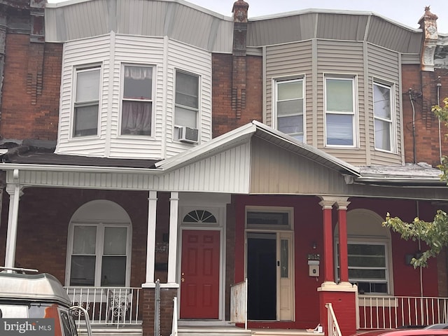 view of front facade with a porch