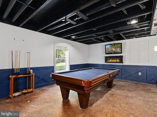 rec room featuring pool table