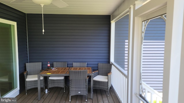 deck with ceiling fan