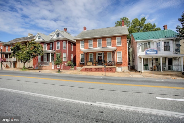 view of front facade with brick siding