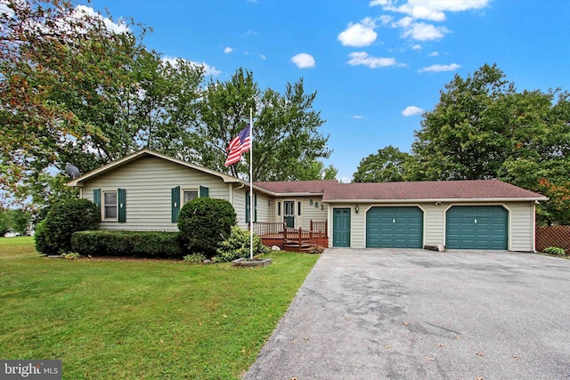 single story home featuring a front yard