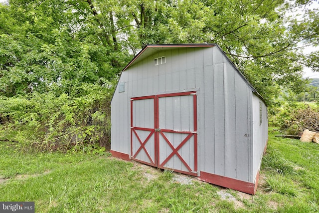 view of outbuilding