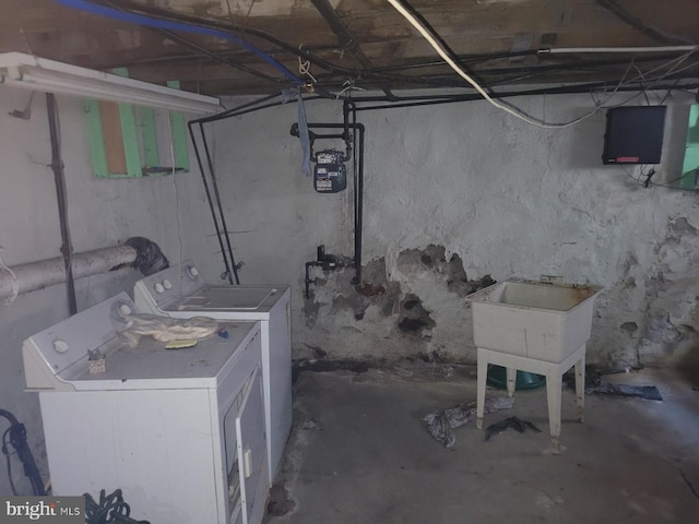 basement featuring separate washer and dryer