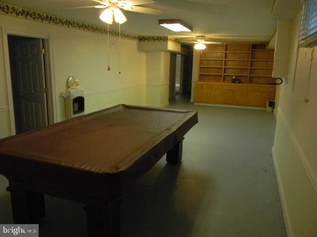 rec room featuring a ceiling fan, billiards, and built in features