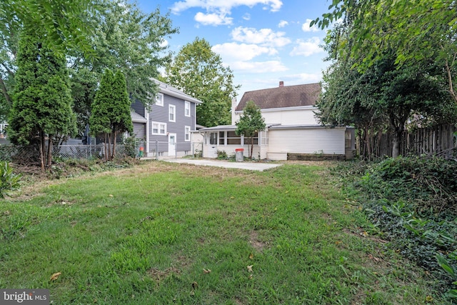 view of yard with a patio