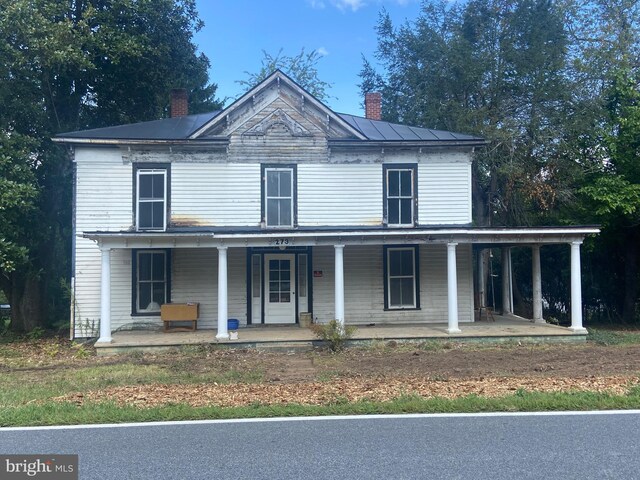 view of front facade with a porch